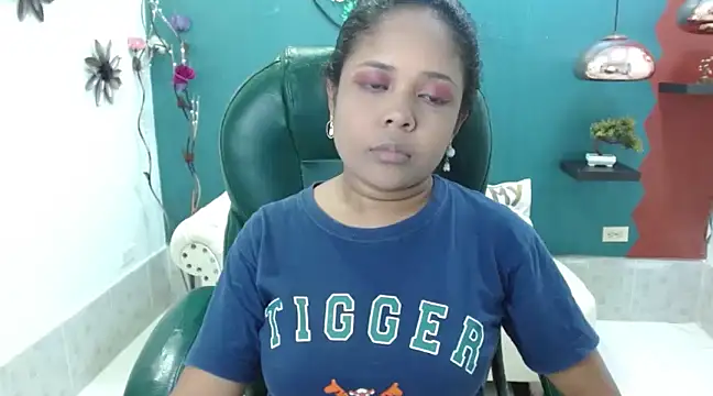 Snapshot of Melikasweetz chatting on 12/12/24, 05:15 Melikasweetz online show from 12/12/24, 05:15