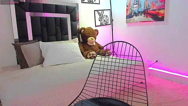 emma-hiill online show from 12/20/24, 02:05