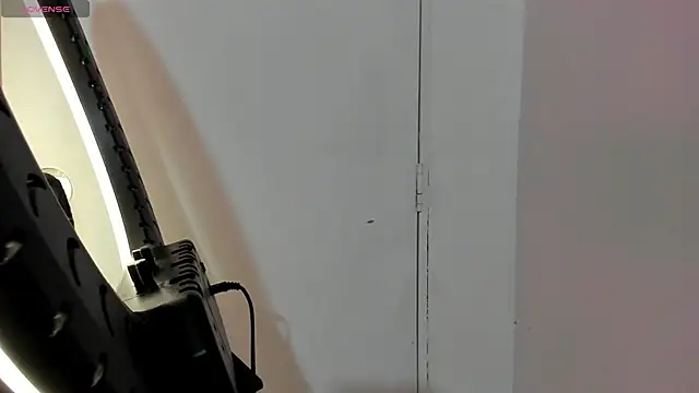 emma-hiill online show from 12/28/24, 02:10