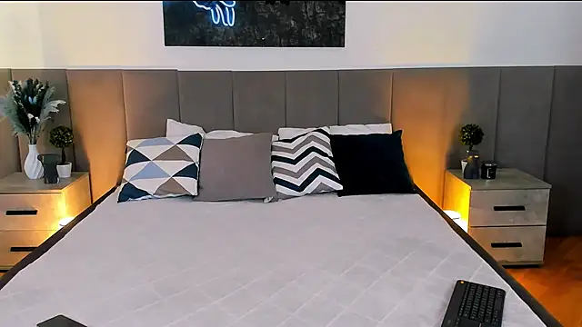 MiaBecky online show from 02/27/25, 05:24