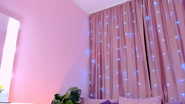 Snapshot of Elis_miracle chatting on 01/14/25, 02:32 Elis miracle online show from 01/14/25, 02:32