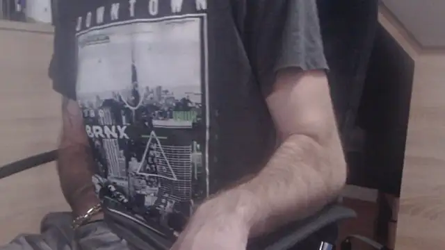 uncutguy01 online show from 01/05/25, 04:16