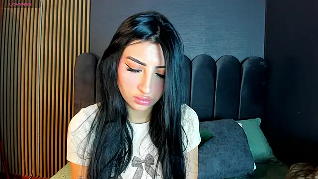 Nicolette ks  online show from 11/25/25, 04:34