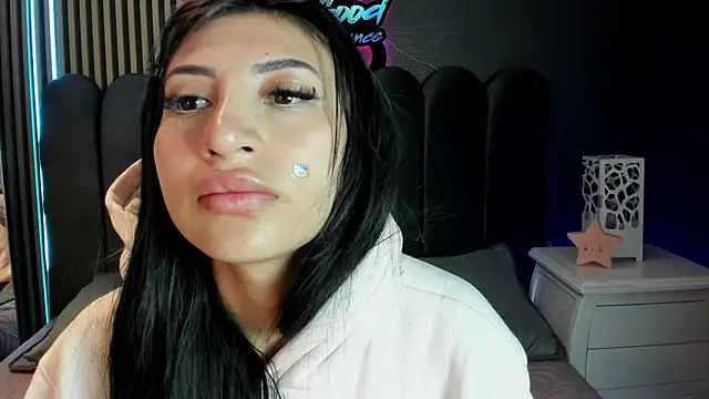 Nicolette ks  online show from 05/28/26, 04:43