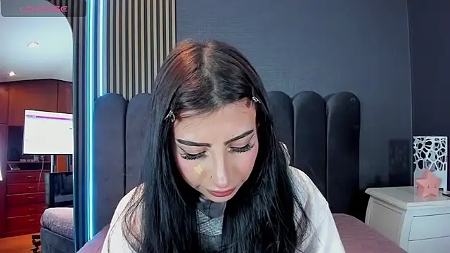 Nicolette ks  online show from 07/10/26, 04:39