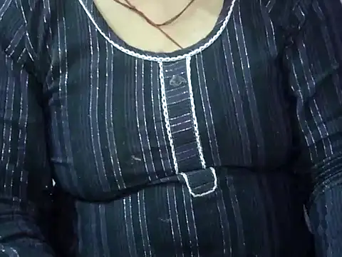 Snapshot of SHONALI_ chatting on 12/18/24, 05:31 SHONALI online show from 12/18/24, 05:31