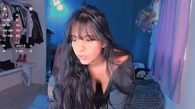 Snapshot of AllisonCatUwU chatting on 12/08/24, 09:08 AllisonCatUwU online show from 12/08/24, 09:08