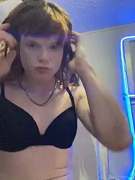 Snapshot of sum1betterthanmost chatting on 12/23/24, 03:23 sum1betterthanmost online show from 12/23/24, 03:23