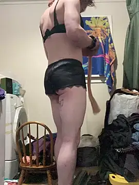 Snapshot of sum1betterthanmost chatting on 03/03/25, 06:37 sum1betterthanmost online show from 03/03/25, 06:37