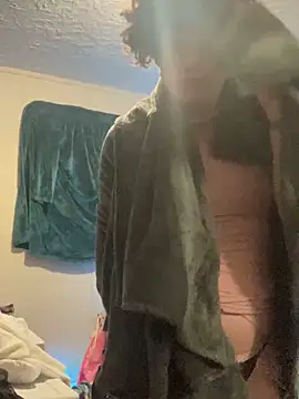 Snapshot of sum1betterthanmost chatting on 03/13/25, 02:01 sum1betterthanmost online show from 03/13/25, 02:01