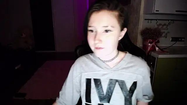 Snapshot of Kira_Bakker chatting on 03/01/25, 03:16 Kira Bakker online show from 03/01/25, 03:16