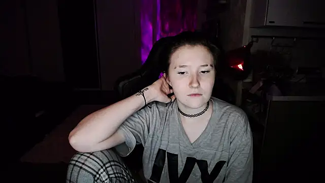 Snapshot of Kira_Bakker chatting on 03/11/25, 10:20 Kira Bakker online show from 03/11/25, 10:20