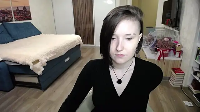 Snapshot of Kira_Bakker chatting on 10/22/25, 05:45 Kira Bakker online show from 10/22/25, 05:45