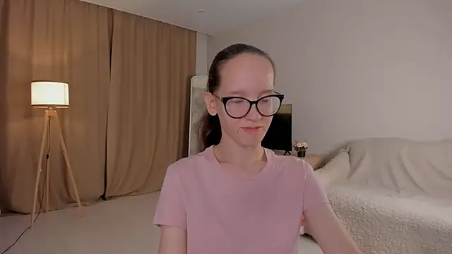 BettyBrowni online show from 10/18/25, 04:08