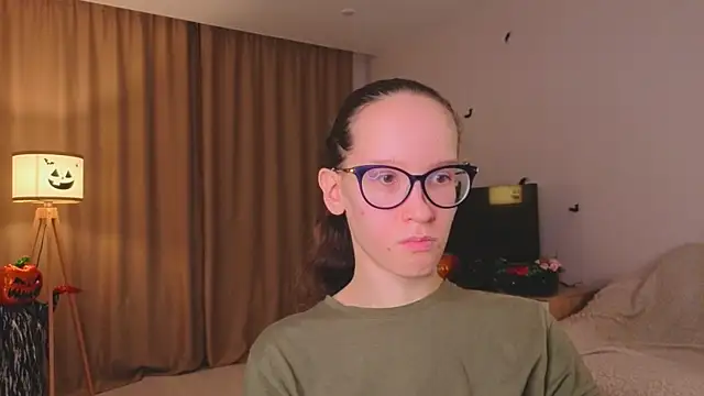 BettyBrowni online show from 11/18/25, 04:22