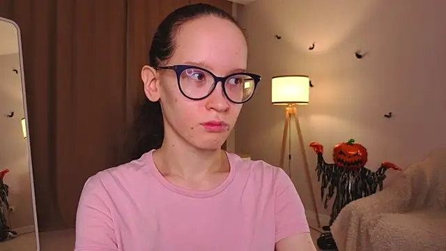 BettyBrowni online show from 11/30/25, 04:11