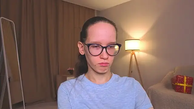 BettyBrowni online show from 12/22/25, 04:04