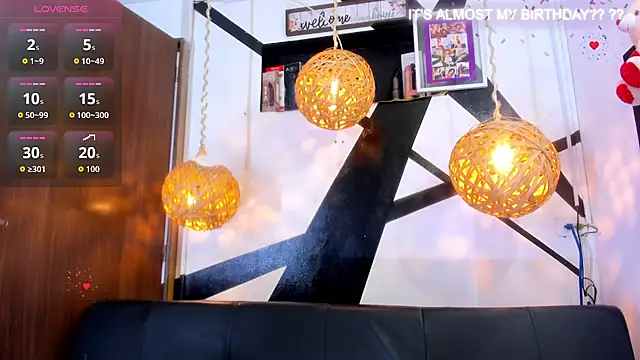 victoria aleia  online show from 10/30/25, 09:59