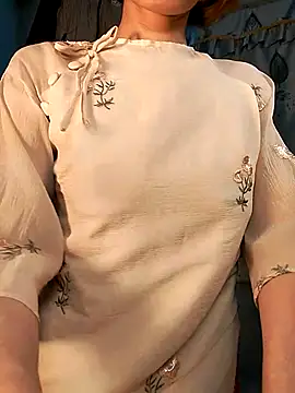 Snapshot of Kami_gaam chatting on 01/11/25, 11:23 Kami gaam online show from 01/11/25, 11:23