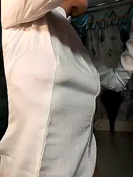 Snapshot of Kami_gaam chatting on 01/18/25, 08:31 Kami gaam online show from 01/18/25, 08:31