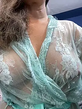 Isakeys  online show from 04/18/26, 03:27