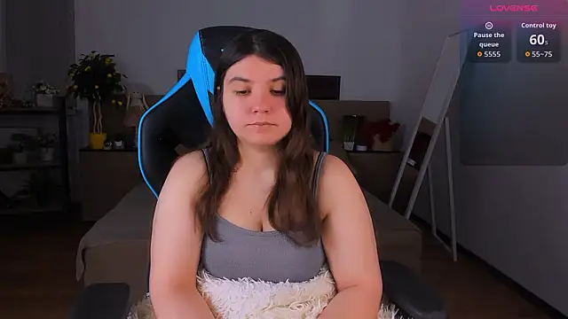 Snapshot of Viola__Shy chatting on 01/17/26, 09:18 Viola Shy online show from 01/17/26, 09:18