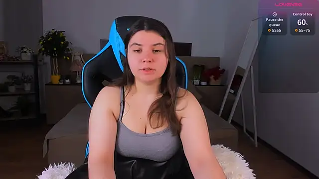 Snapshot of Viola__Shy chatting on 01/18/26, 09:51 Viola Shy online show from 01/18/26, 09:51