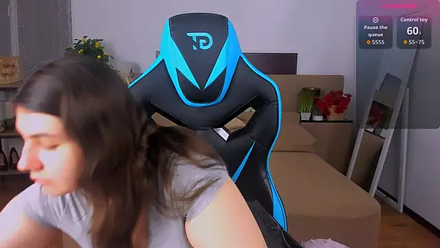 Snapshot of Viola__Shy chatting on 02/02/26, 08:51 Viola Shy online show from 02/02/26, 08:51