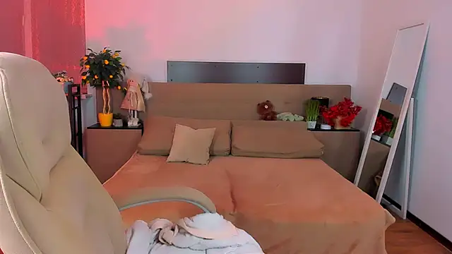 Snapshot of Viola__Shy chatting on 03/04/26, 09:32 Viola Shy online show from 03/04/26, 09:32