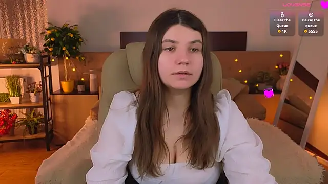 Viola  Shy online show from 05/07/26, 08:58