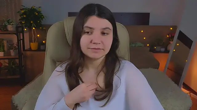 Viola  Shy online show from 05/13/26, 09:00