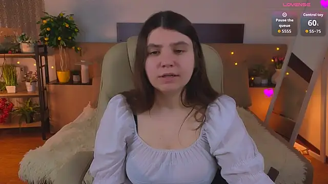 Viola  Shy online show from 05/18/26, 08:25