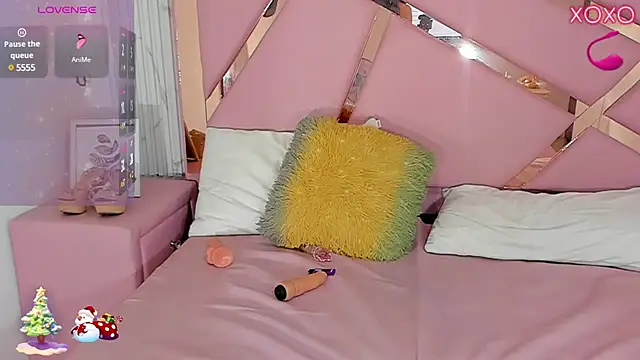 EmmyCruzZ online show from 12/15/24, 10:28