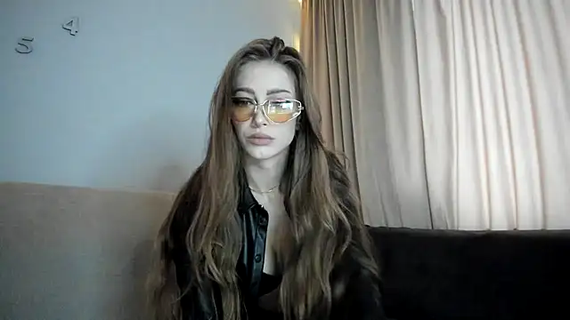 Snapshot of BARBIE_22888 chatting on 12/28/24, 01:28 BARBIE 22888 online show from 12/28/24, 01:28