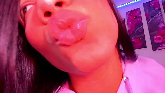 Snapshot of Alissarhys26 chatting on 03/03/25, 03:30 Alissarhys26 online show from 03/03/25, 03:30