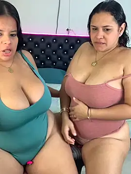 twocurvylatins online show from 03/10/26, 12:43