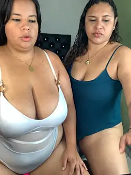 Snapshot of twocurvylatins chatting on 06/02/26, 10:17 twocurvylatins online show from 06/02/26, 10:17
