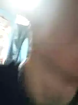 Snapshot of Leonul chatting on 12/23/24, 03:50 Leonul online show from 12/23/24, 03:50