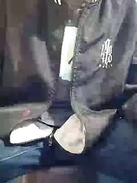 Snapshot of Leonul chatting on 01/11/25, 06:03 Leonul online show from 01/11/25, 06:03