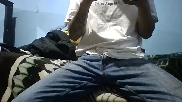 Snapshot of Leonul chatting on 12/14/25, 10:09 Leonul online show from 12/14/25, 10:09