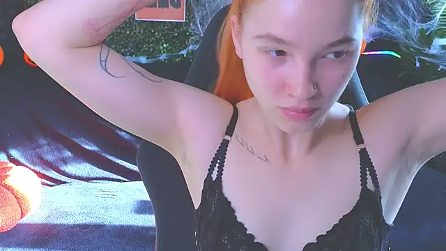 Snapshot of erikabrian chatting on 10/19/25, 08:15 erikabrian online show from 10/19/25, 08:15