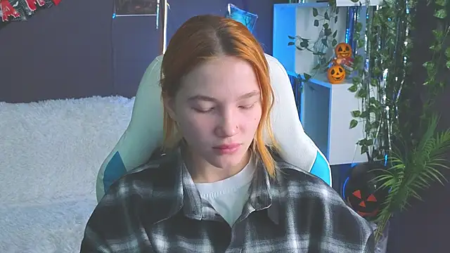 Snapshot of erikabrian chatting on 11/01/25, 02:35 erikabrian online show from 11/01/25, 02:35