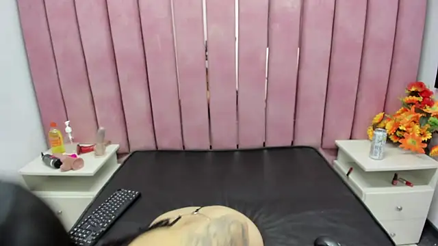 ChloeRosey online show from 11/21/25, 03:49