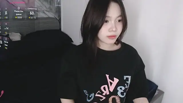 Snapshot of Lin_SiYee chatting on 10/22/25, 12:05 Lin SiYee online show from 10/22/25, 12:05