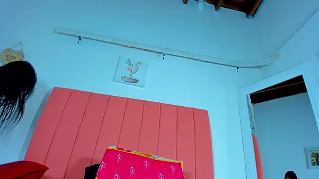 Snapshot of valen_rose0 chatting on 12/28/24, 03:15 valen rose0 online show from 12/28/24, 03:15