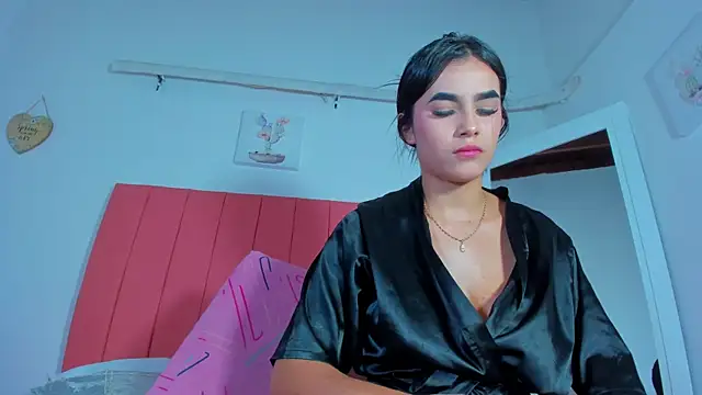 Snapshot of valen_rose0 chatting on 03/13/25, 12:02 valen rose0 online show from 03/13/25, 12:02