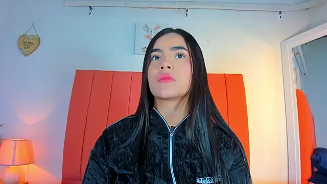 Snapshot of valen_rose0 chatting on 09/18/25, 12:07 valen rose0 online show from 09/18/25, 12:07