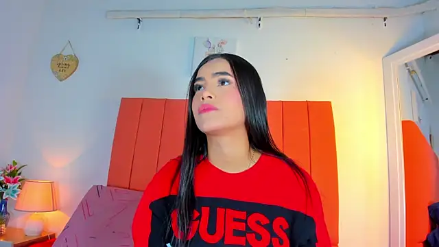 Snapshot of valen_rose0 chatting on 10/10/25, 12:04 valen rose0 online show from 10/10/25, 12:04