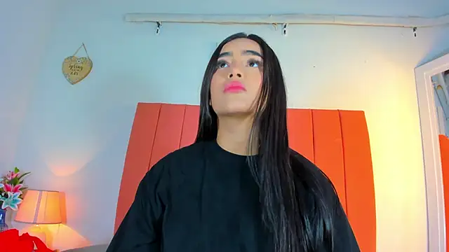 Snapshot of valen_rose0 chatting on 10/12/25, 12:04 valen rose0 online show from 10/12/25, 12:04