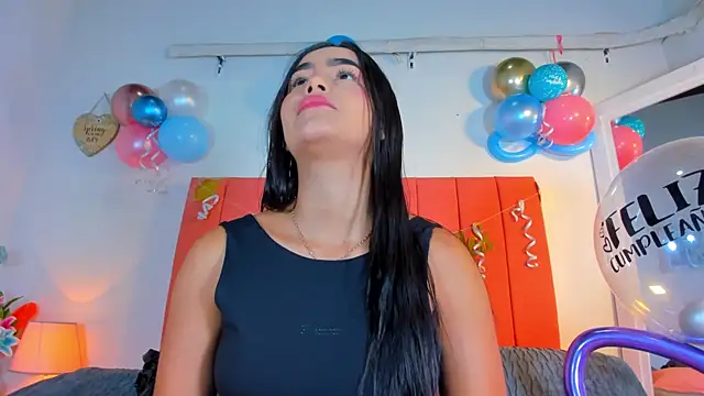 Snapshot of valen_rose0 chatting on 10/22/25, 12:05 valen rose0 online show from 10/22/25, 12:05